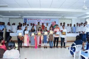 मुख्यपृष्ठ 439d1f06 8552 494c 8de2 e1228476bfd2